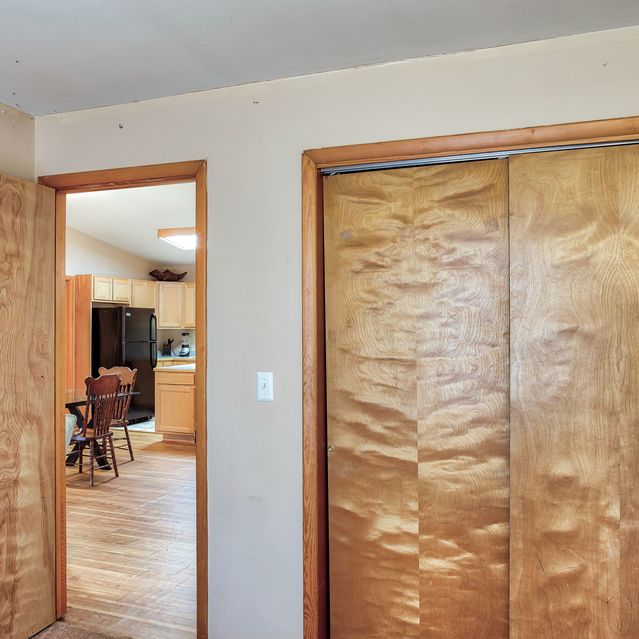 The Arbors - Linen Closet